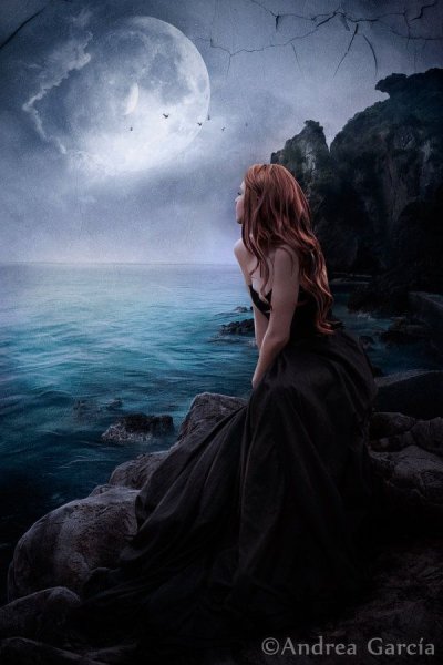Рыжая девушка и Луна