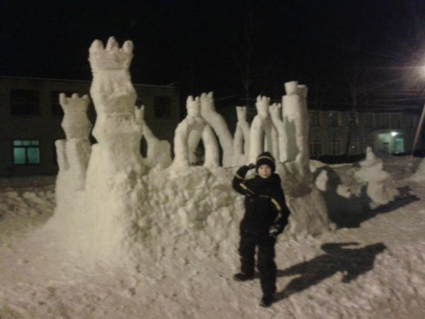 Крутые замки из снега