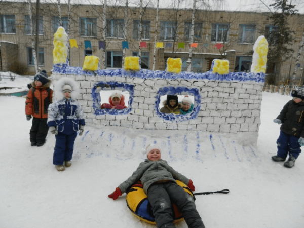 Постройки из снега крепость