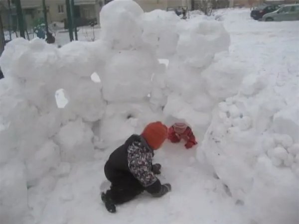 Снежная крепость