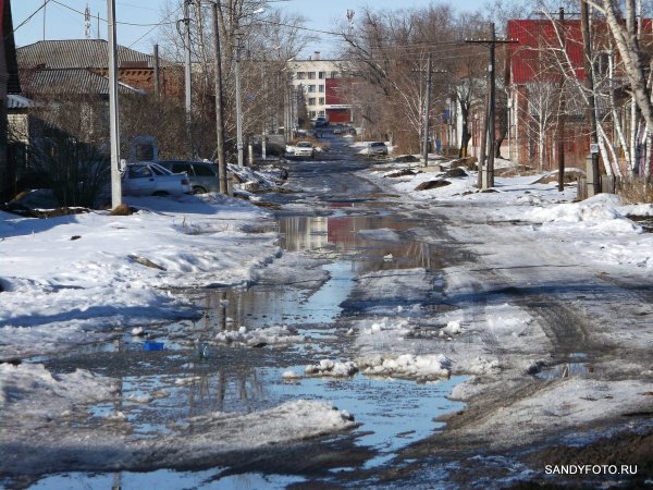Весенние ручьи в городе