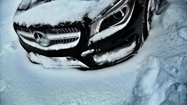 Mercedes Benz 4matic Snow