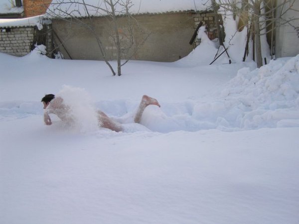 Купание в снегу