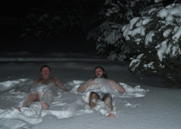 Купание в снегу