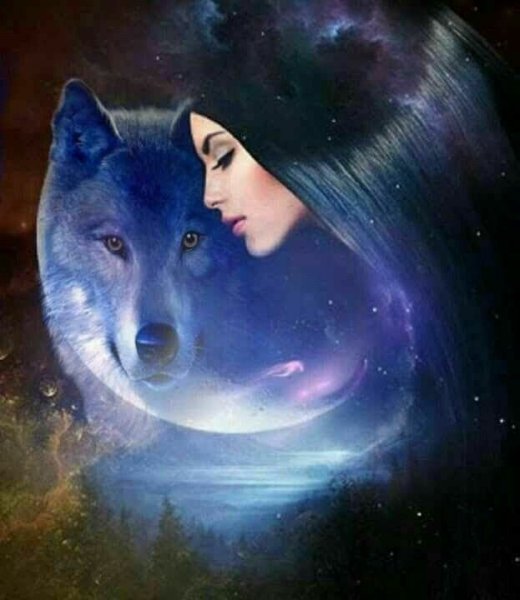 Девушка волчица воет на луну