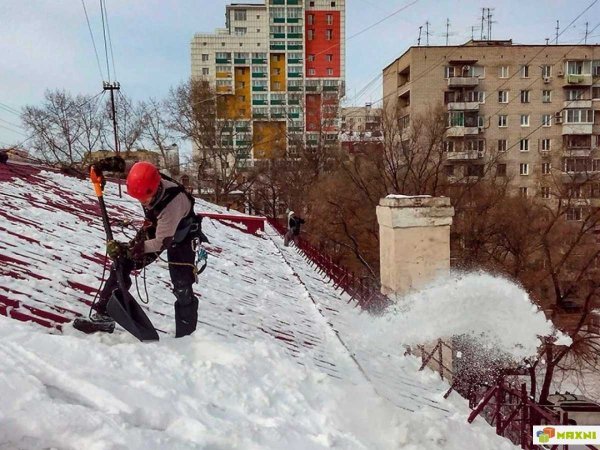 Уборка снега с крыш