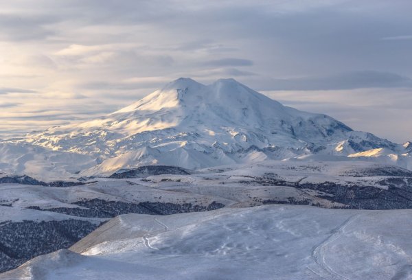 Вид на Эльбрус с горы Чегет