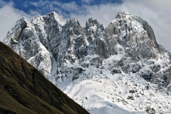 Снежные горы Кавказа
