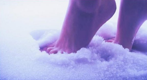 Босыми ногами по снегу