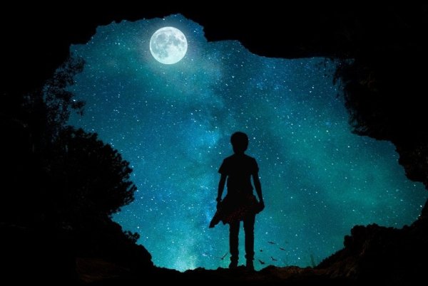 Человек ночью