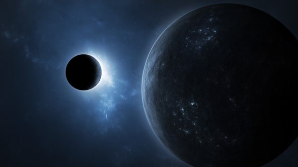 Луна в космосе