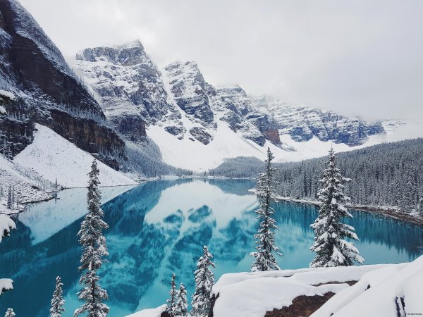 Озеро Морейн, Канада зима