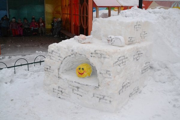 Фигуры из снега в детском саду