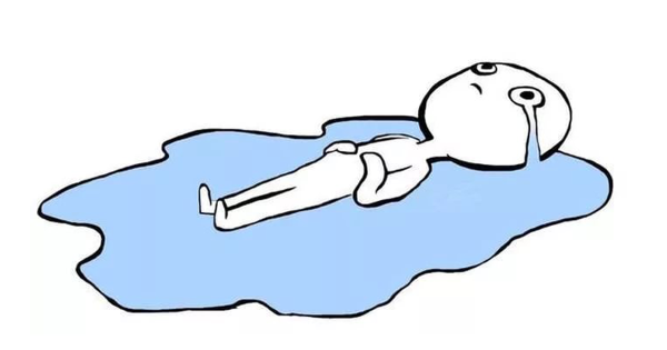 Лежит в луже слез