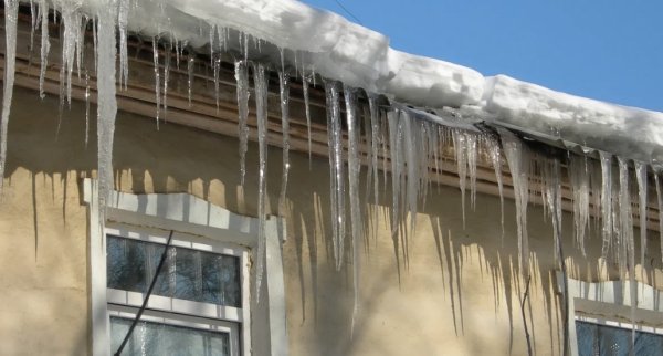 Сосульки на крыше