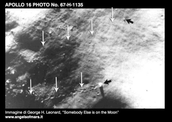 Джордж Леонард на нашей Луне есть кто-то