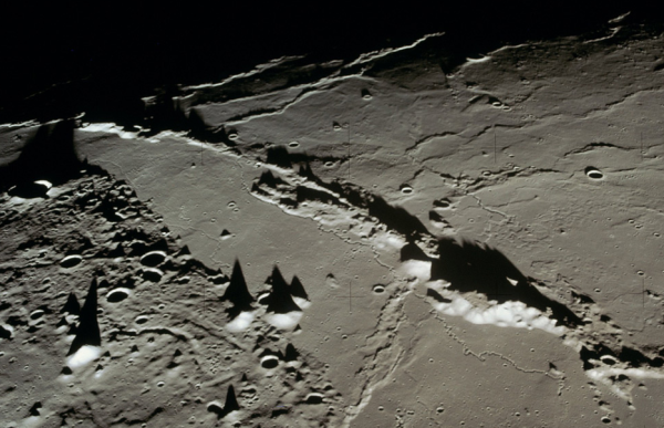 Пик Гюйгенса на Луне