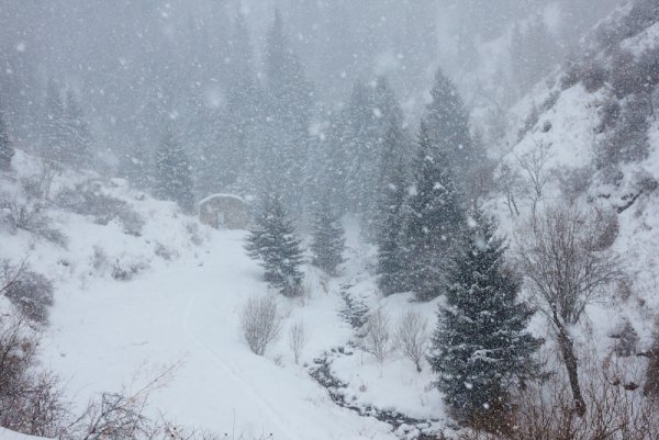 Снегопад в горах
