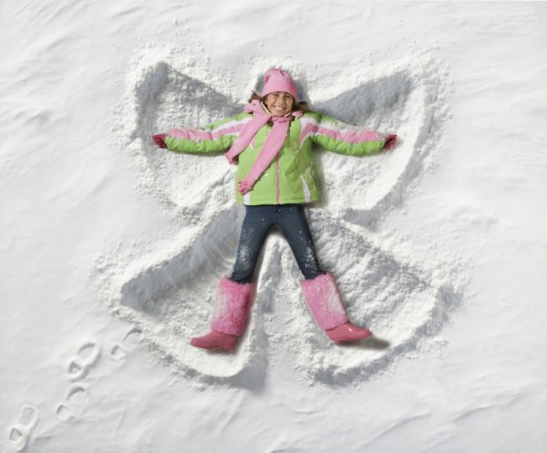 Ангелочек на снегу