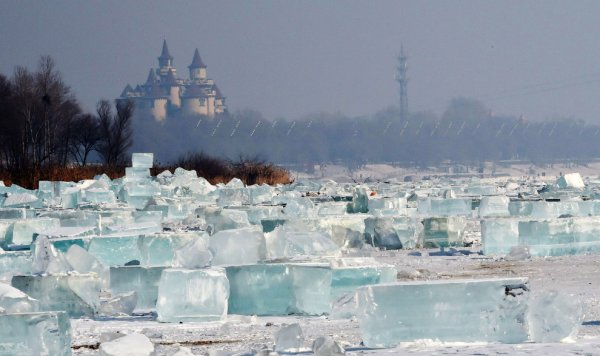 Снег и лед в городе