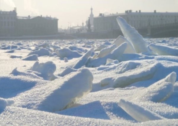 Питер Нева река замерзает