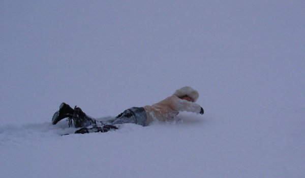 Ползком по снегу
