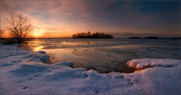 Зимняя река