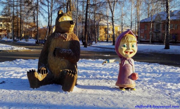 Скульптура Маша и медведь Кемерово