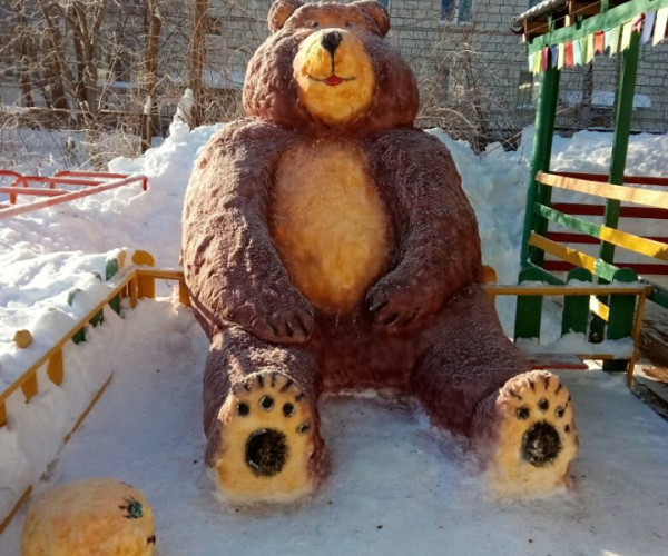 Сказочные фигуры из снега