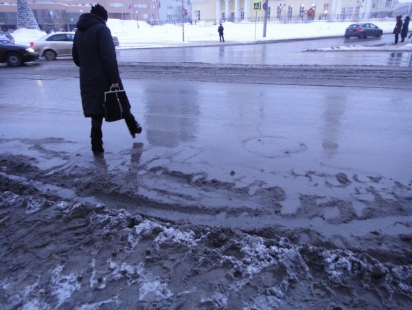 Оттепель зимой в городе