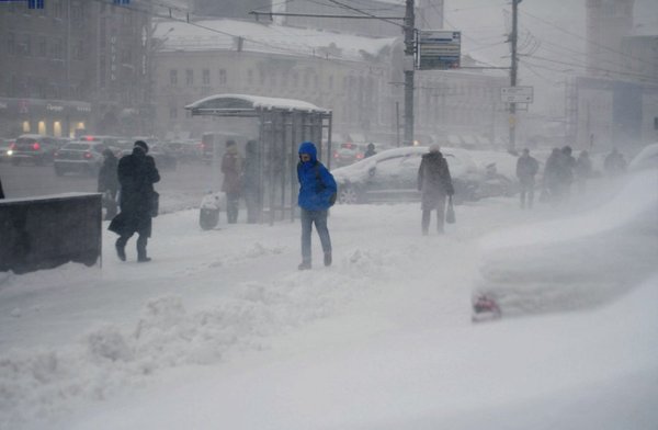 Снежная метель в Москве
