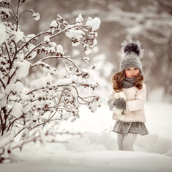 Дети в снегу