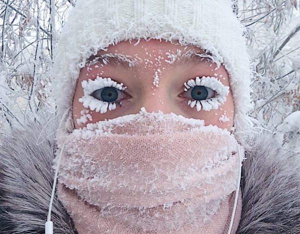 Девушка в инее