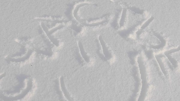 Надпись на снегу