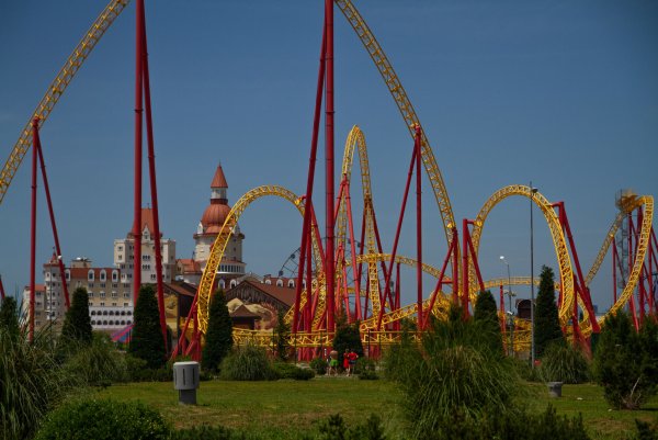 Первый парк развлечений