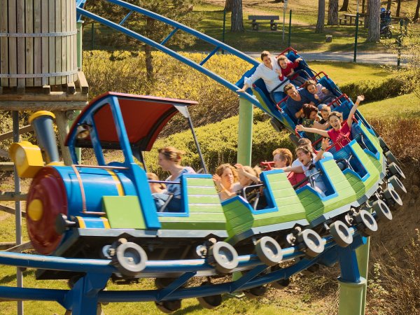 Детский парк аттракционов