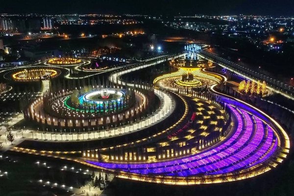 Парк Галицкого в Краснодаре ночью