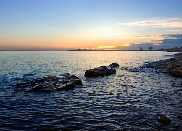 Берег озера Балхаш