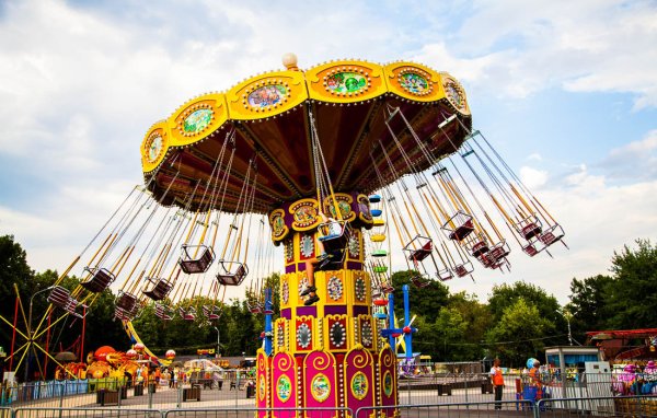 Парк Сокольники цепочная Карусель