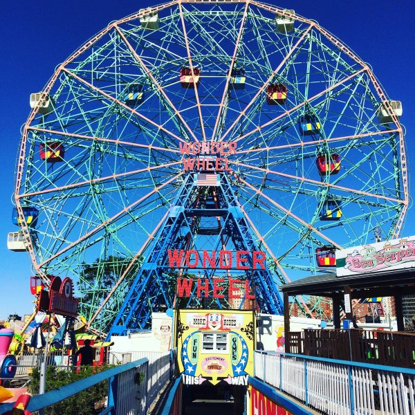 Карусель Amusement Park