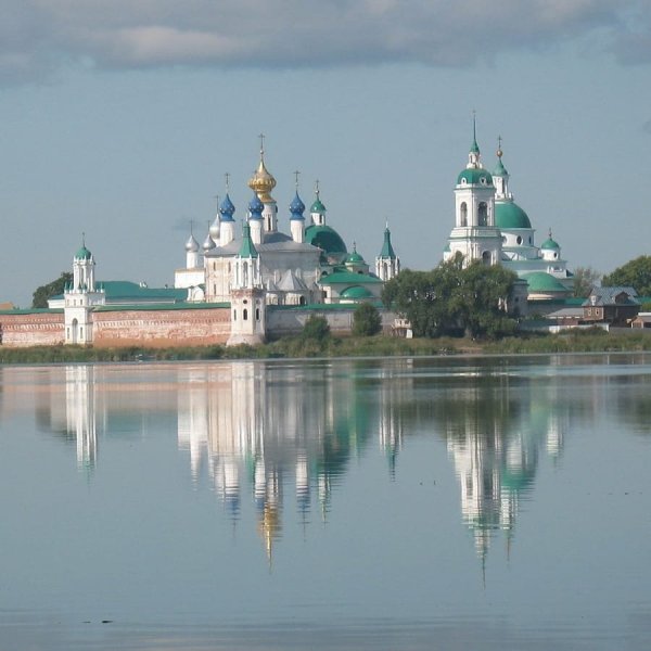 Ростов Великий Кремль на озере Неро