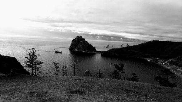 Байкал черно белый