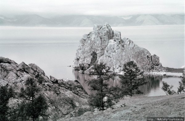 Озеро Байкал чб