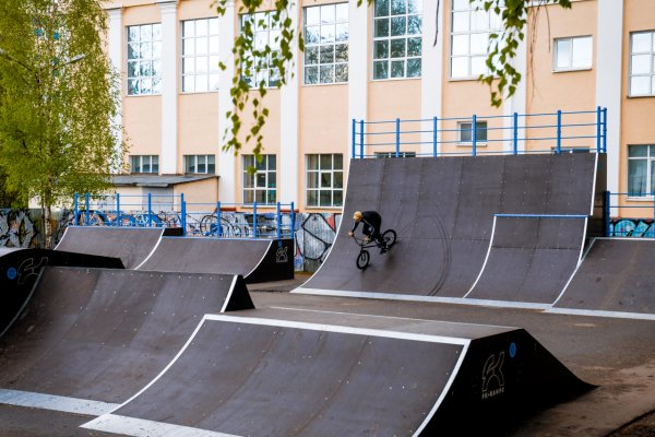 Скейт парк в Смоленске на Гагарина