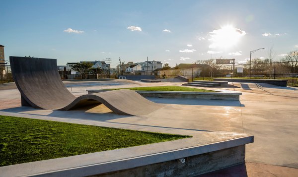 Скейт-парк на автобусной остановке Милтон Кейнс