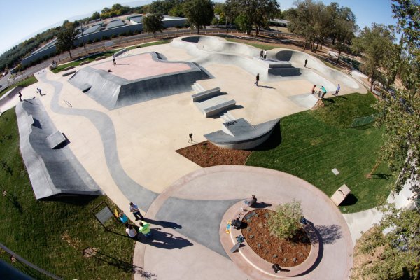 Скейт площадка Бугры