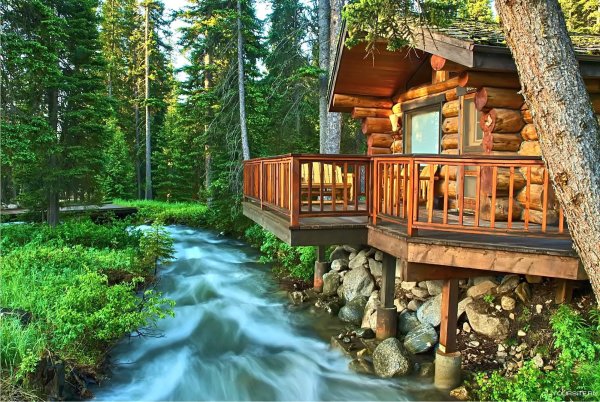 Кэбин у реки
