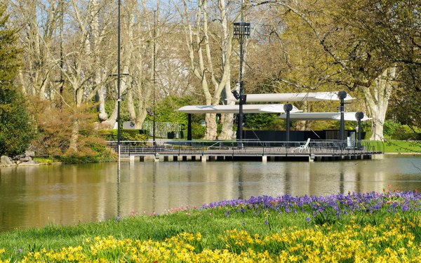 Городской парк весной