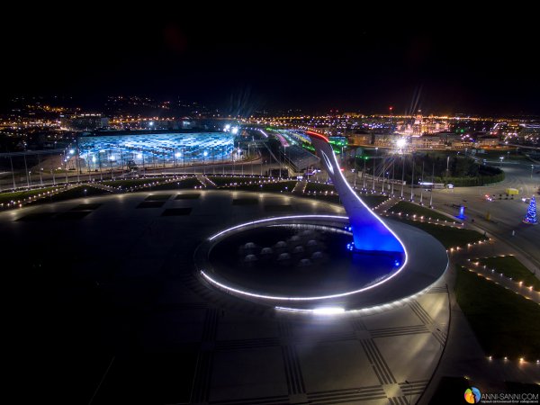 Олимпийский парк Сочи ночью