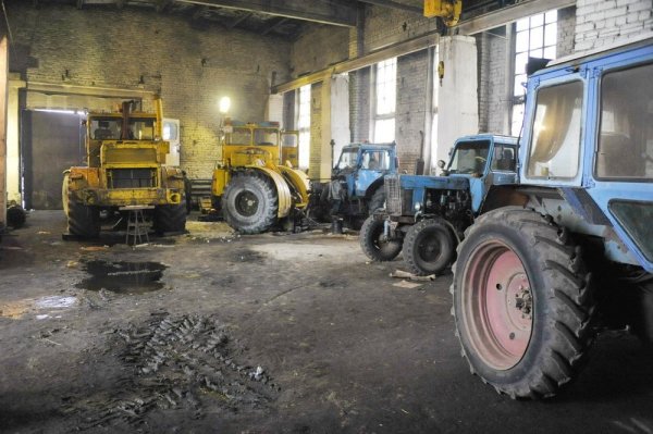 МТЗ 80 К 701 ангар